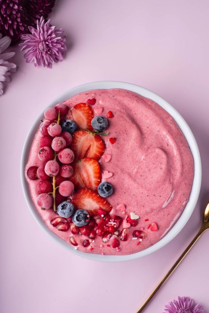 Smoothie bowl with pink